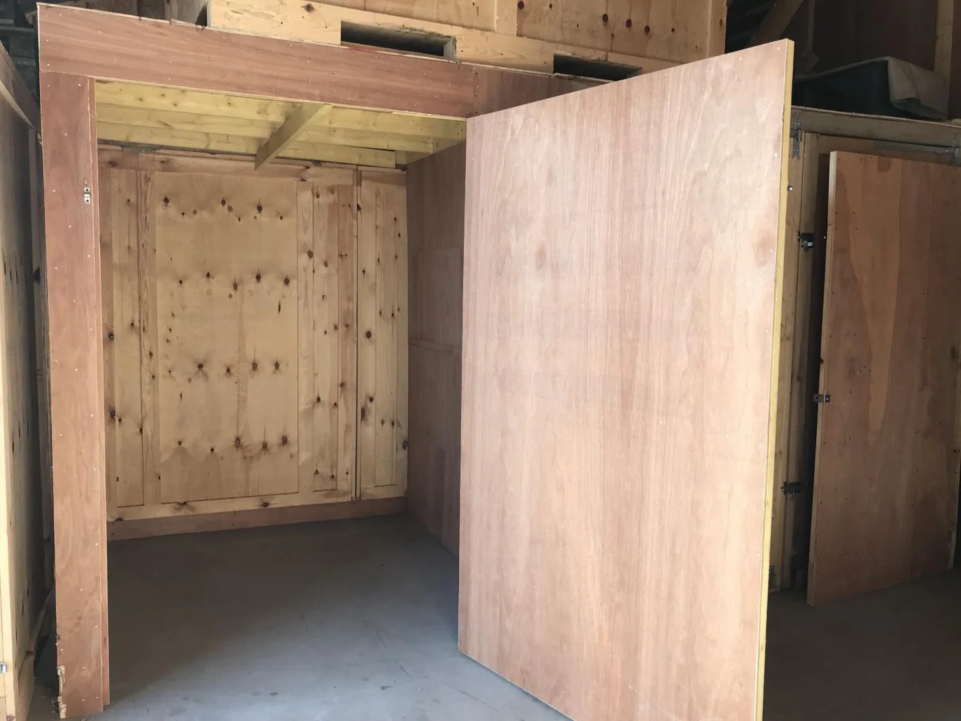 Intérieur d'un box de stockage Loue Box 85