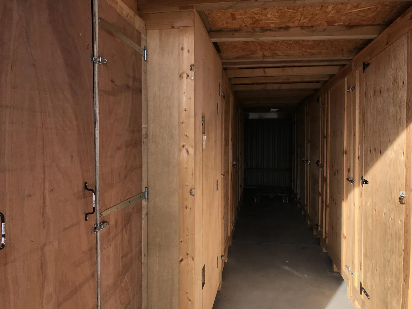 Couloir de box individuels Loue Box 85